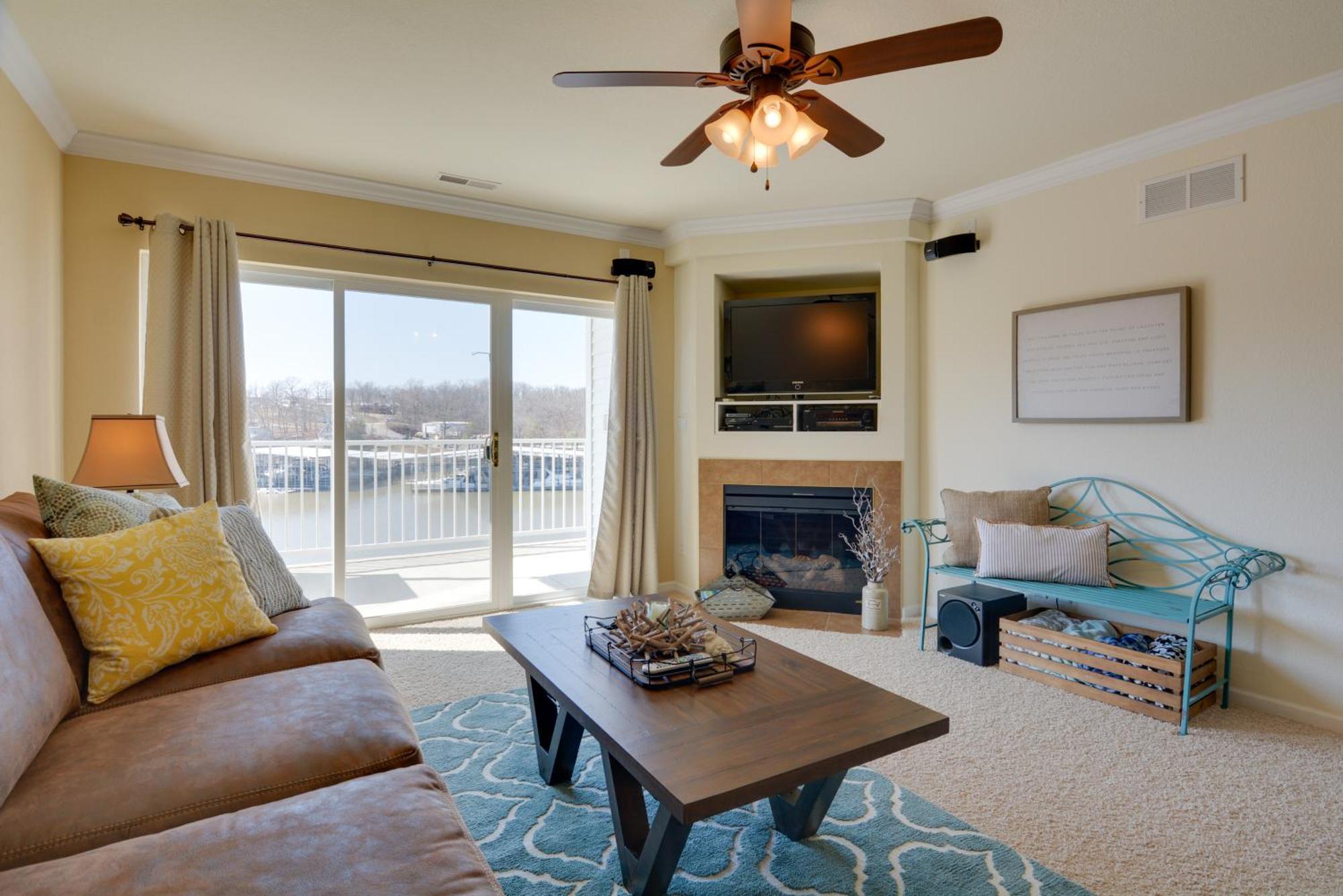 Lakefront Osage Beach Condo With Pool And Water Views! 外观 照片