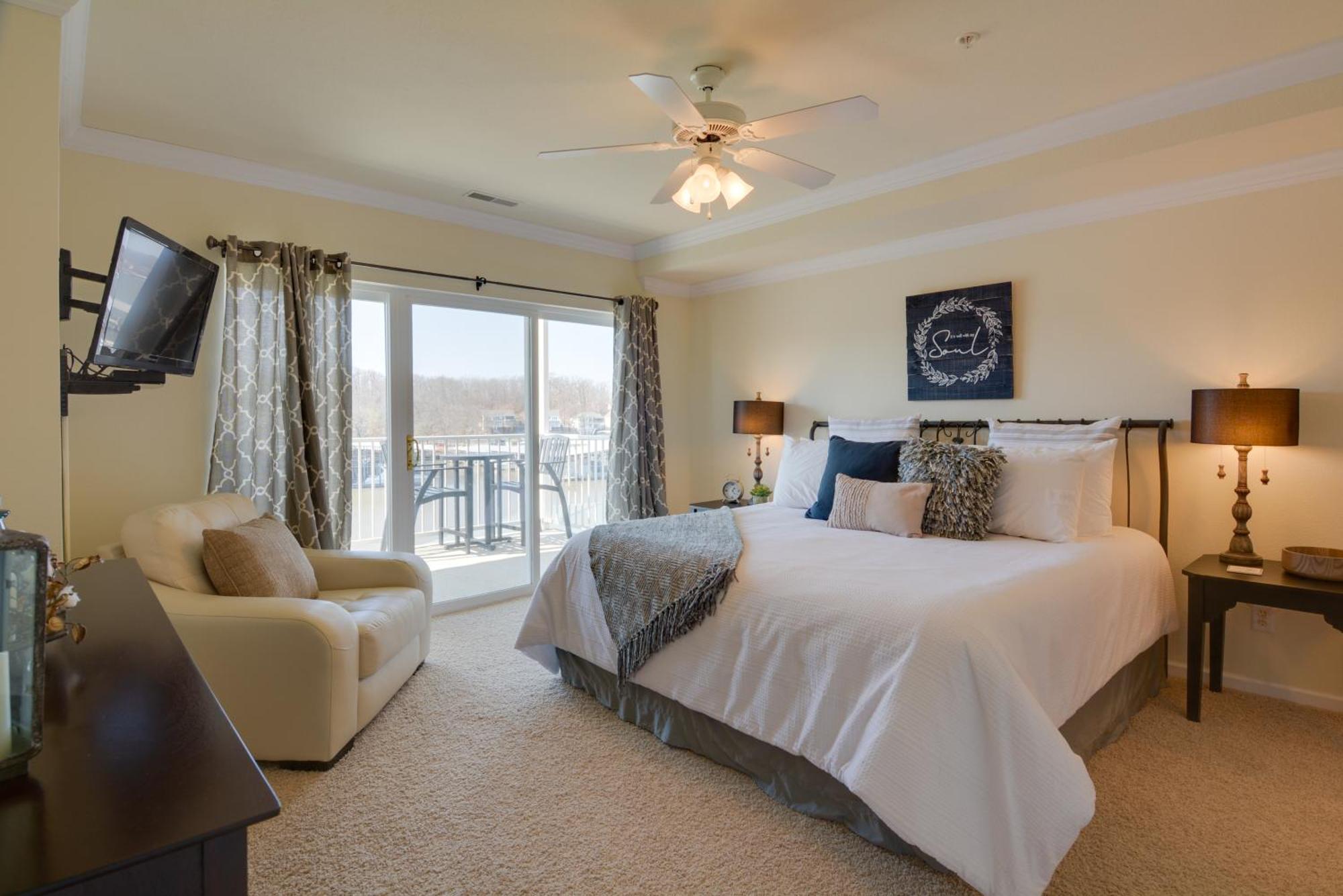 Lakefront Osage Beach Condo With Pool And Water Views! 外观 照片