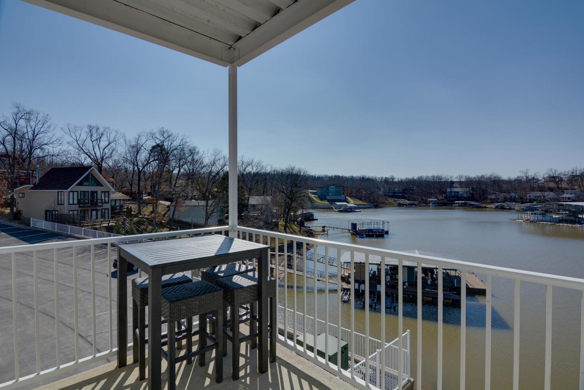 Lakefront Osage Beach Condo With Pool And Water Views! 外观 照片