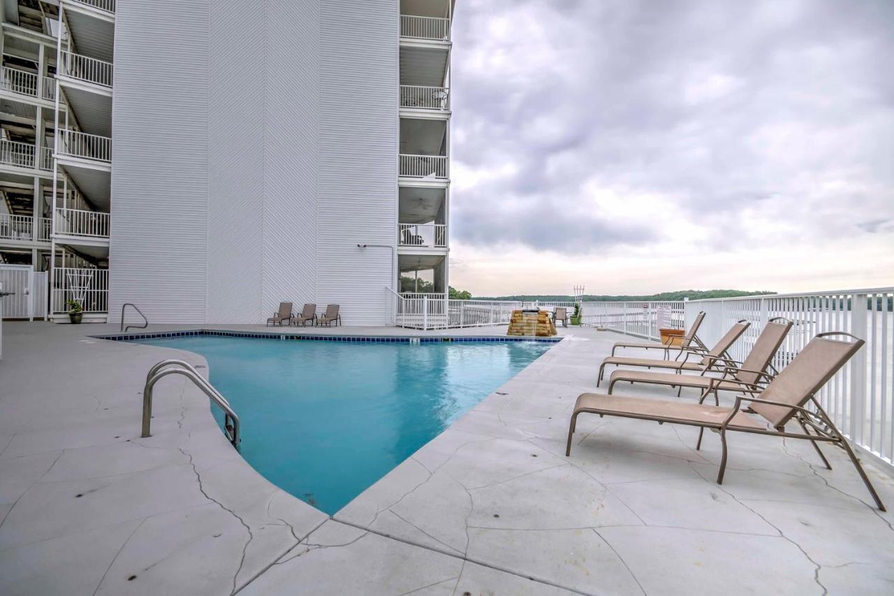 Lakefront Osage Beach Condo With Pool And Water Views! 外观 照片
